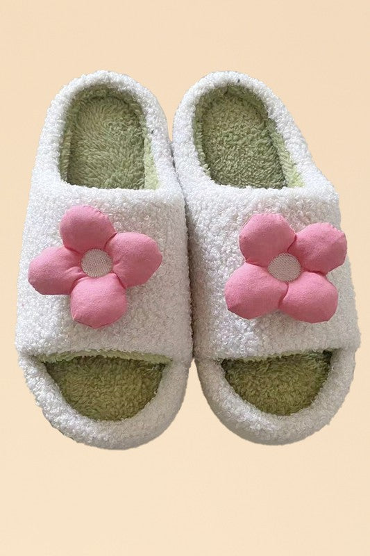 Sherpa slides with contrast 3D flower detail