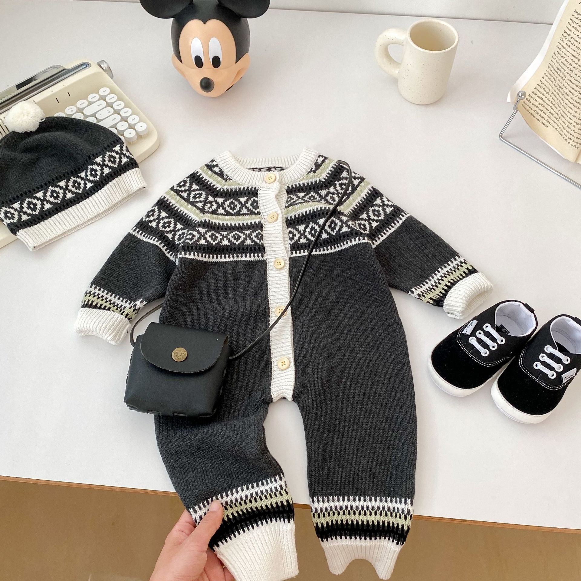 Geometric Pattern Unisex Baby Knitted Romper (No Hat)-2