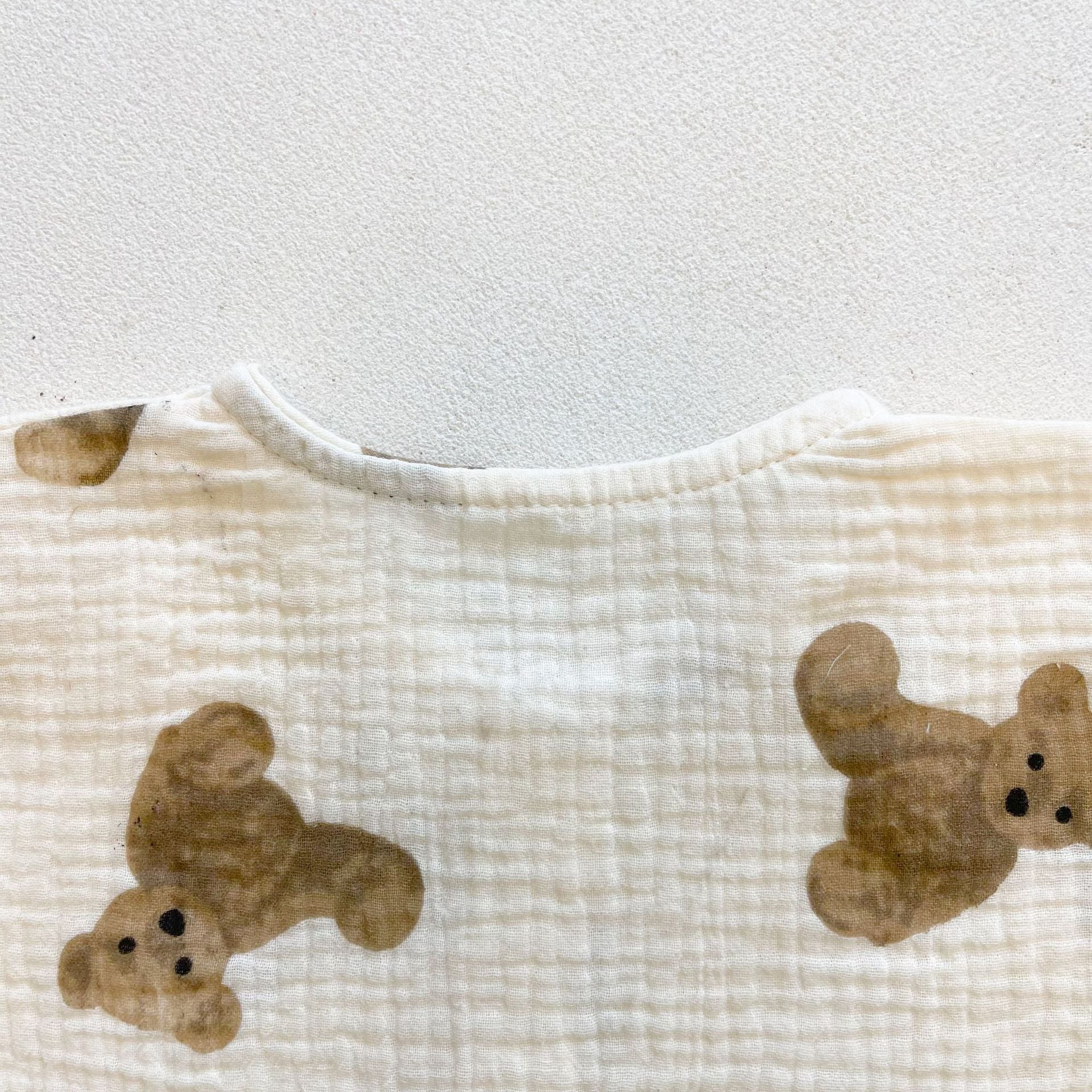 Baby Girl Bear Print Pattern Round Collar Shirt Top Combo Short Pants Sets In Summer Outfit Wearing-3