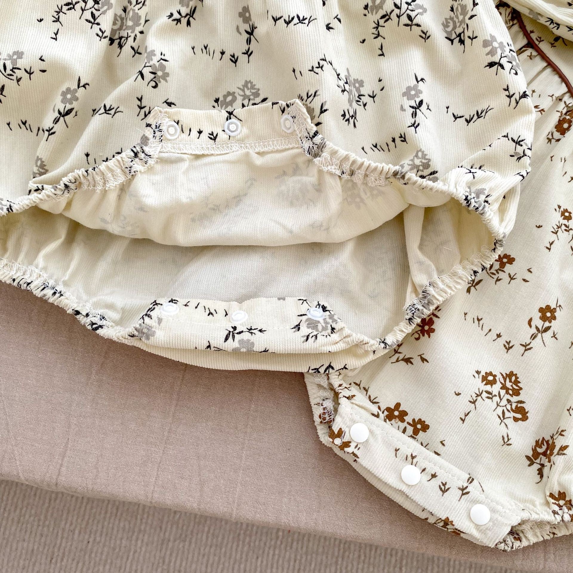 Autumn Floral Pattern Fashion Triangle Onesies-6