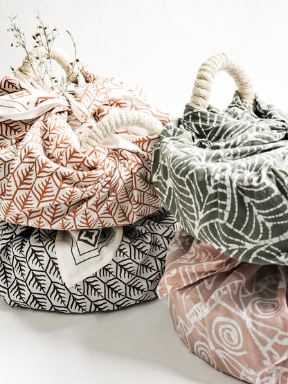 Bread Warmer &amp; Basket Gift Set with Tea Towel - Vintage Flower-6