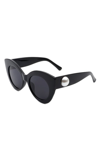 Oversize Cat Eye Sunglasses with Pearl Design