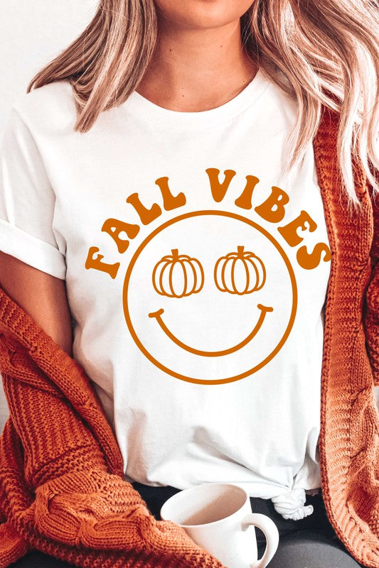 FALL VIBES HAPPY FACE GRAPHIC TEE