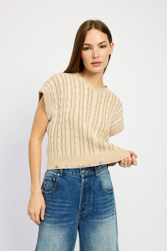 CABLE KNIT SHORT SLEEVE TOP