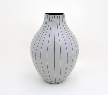 Monochrome Lines Iron Flower Vase-1