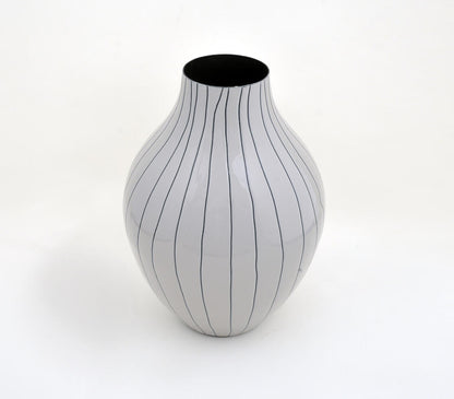 Monochrome Lines Iron Flower Vase-2