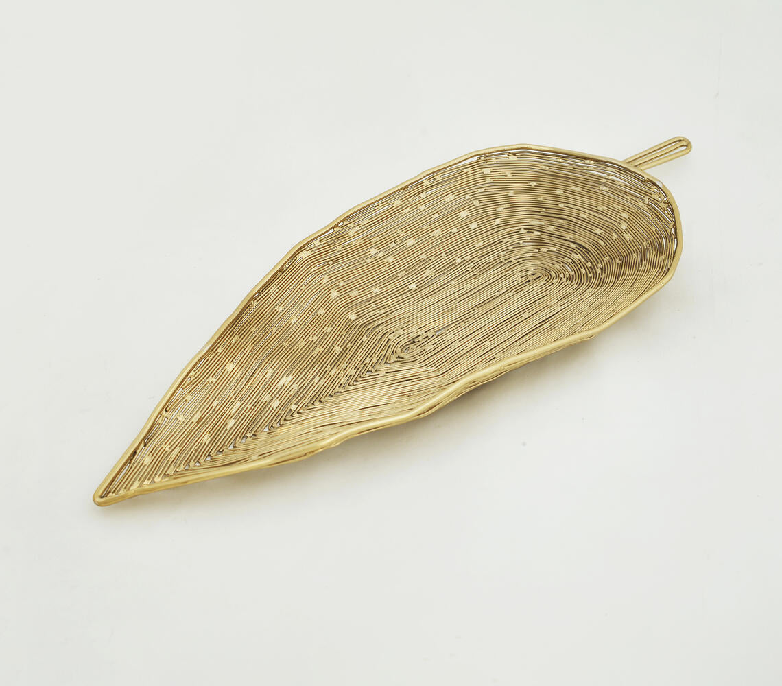 Handcrafted Banyan Leaf Structured Tray-2