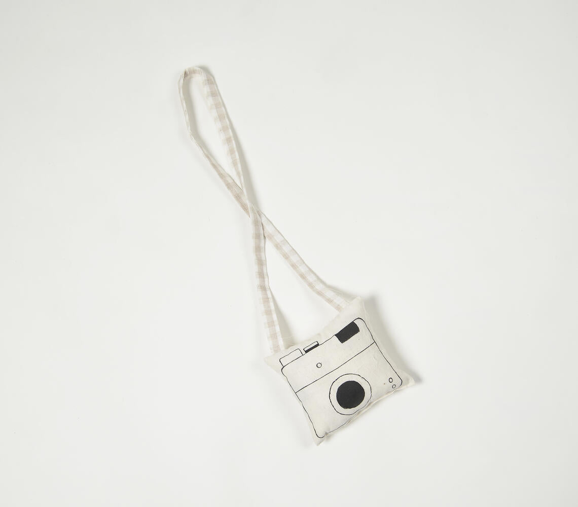 Handmade Plush Toy Sling Camera-1