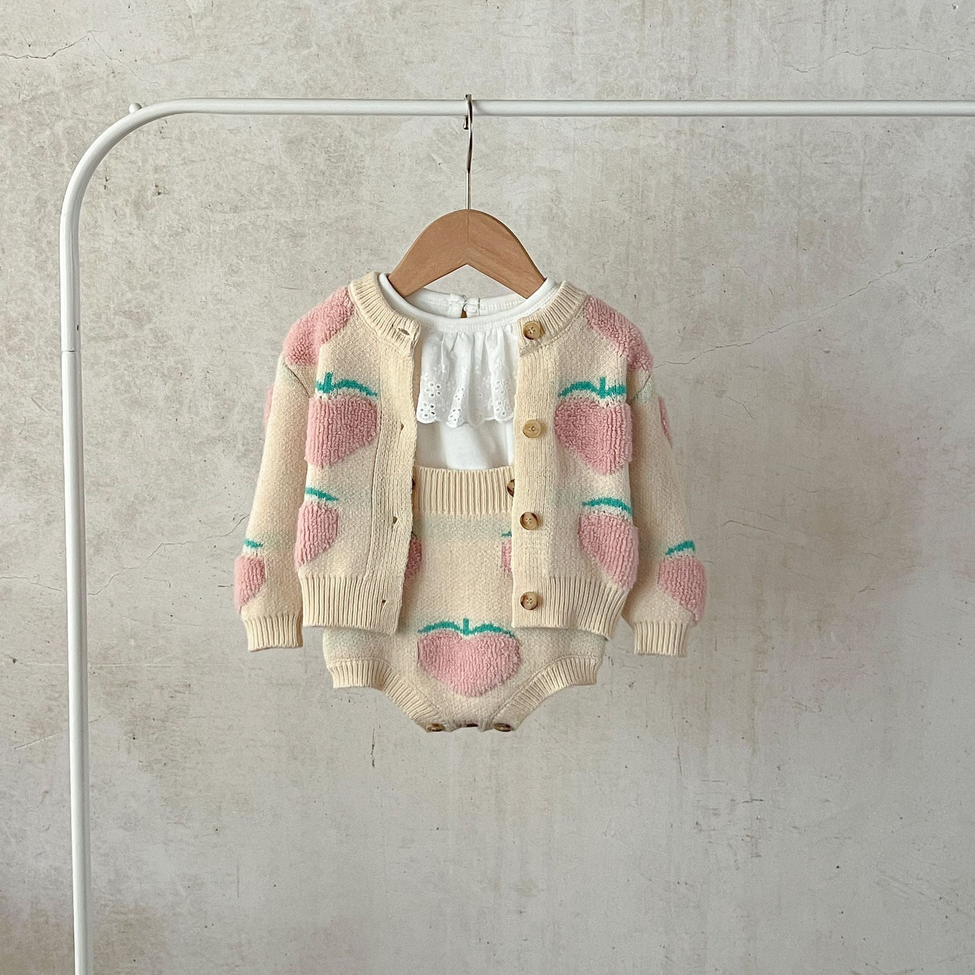 New Arrival Baby Girl Peach Embroidery Cardigan Combo Overalls In Sets-0