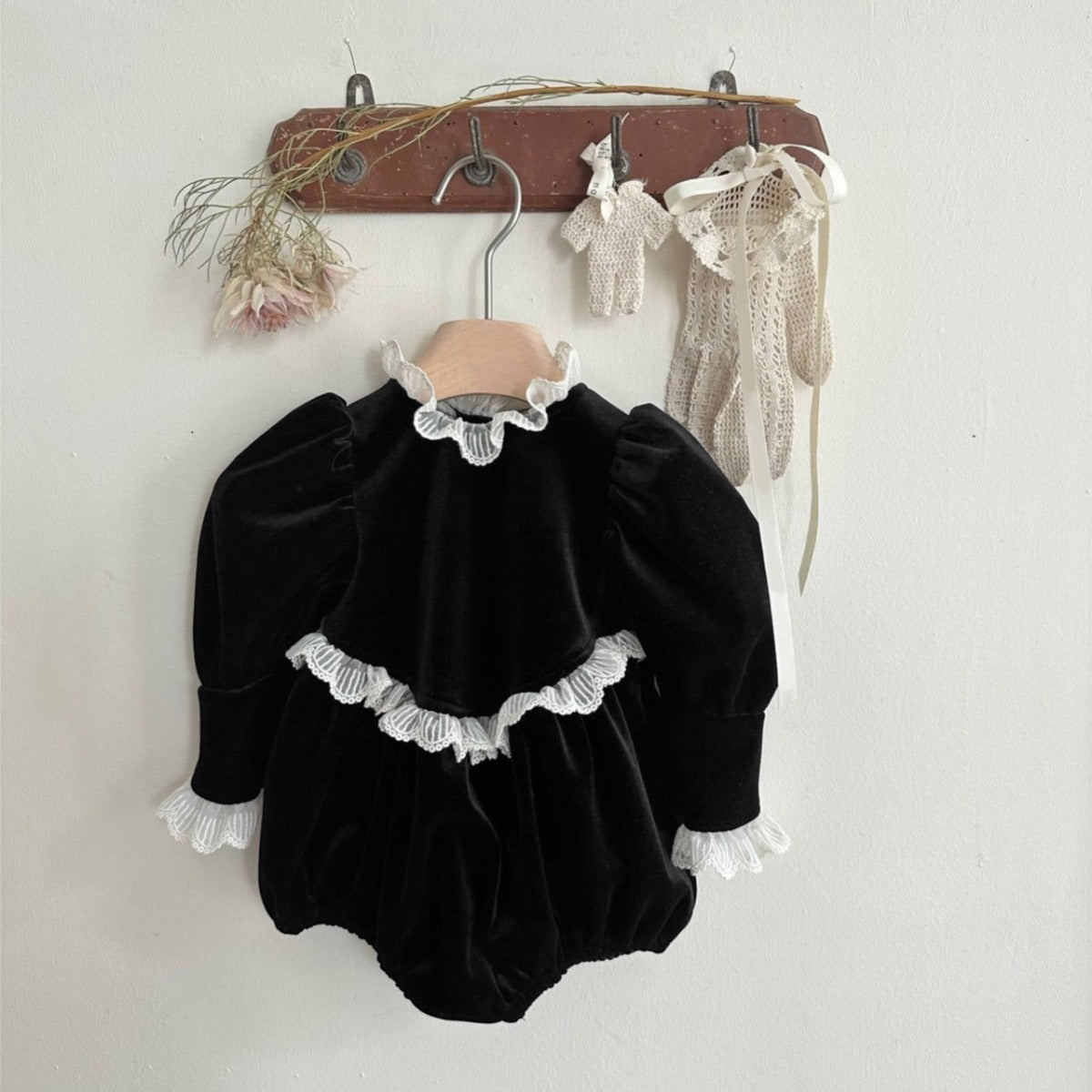 New Arrival Baby Girls Black Long Sleeves Lace Trim Onesie-0