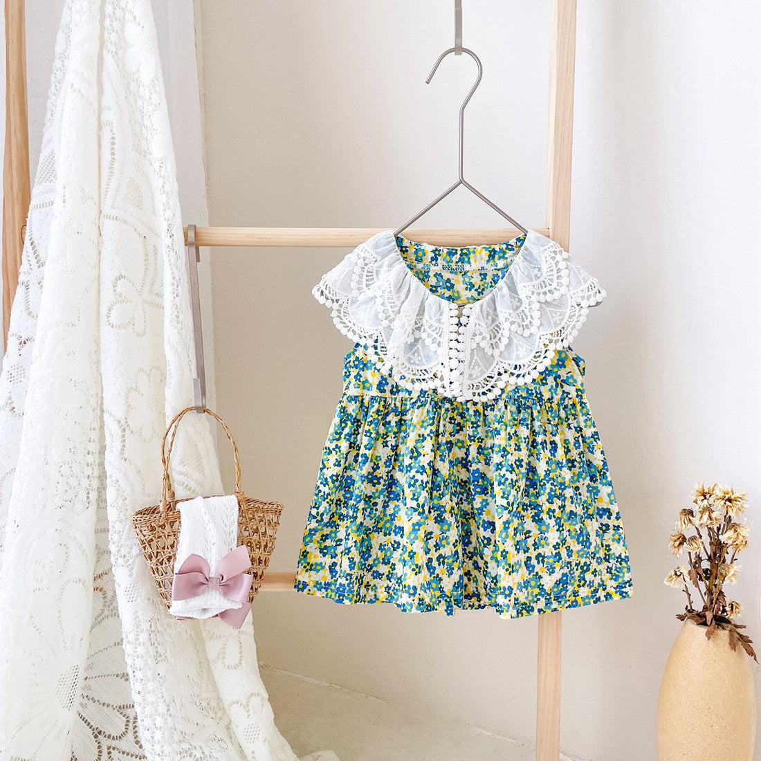 Baby Girl Floral Print Lace Patchwork Design O-Neck Dress-1