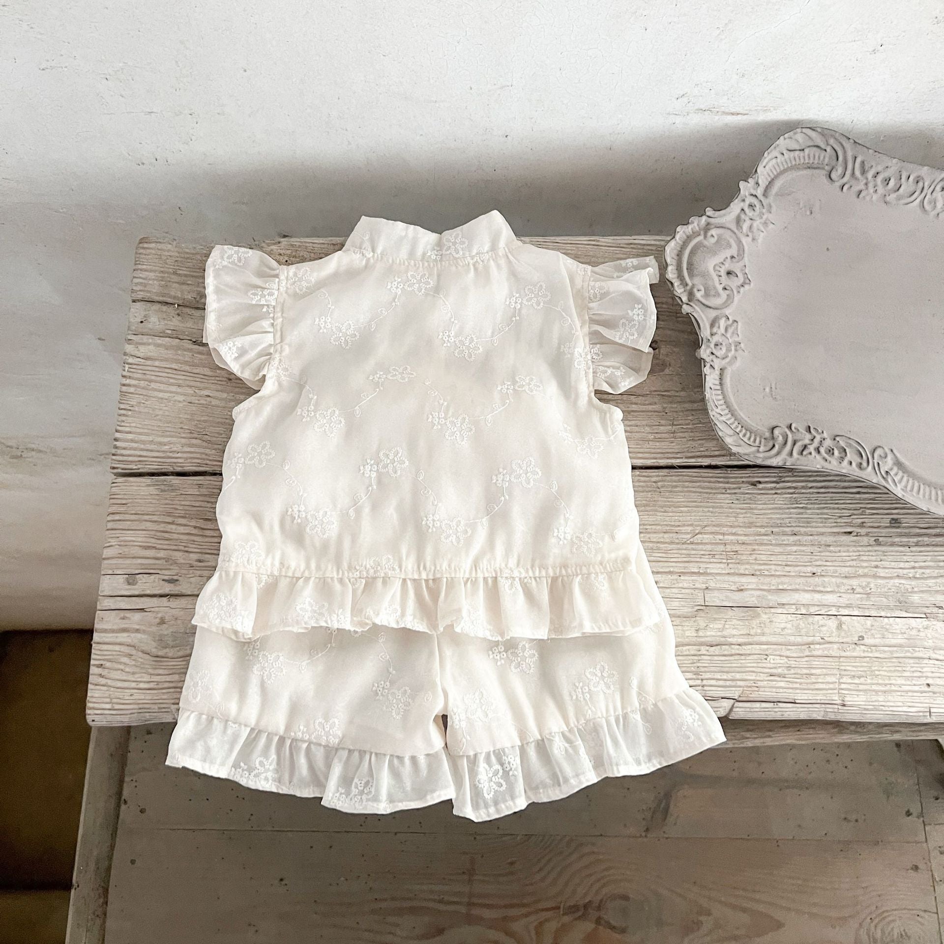 Summer New Arrival Baby Girls Fly Sleeves Stand Collar Solid Color Floral Embroidery Top And Bloomers Clothing Set-2