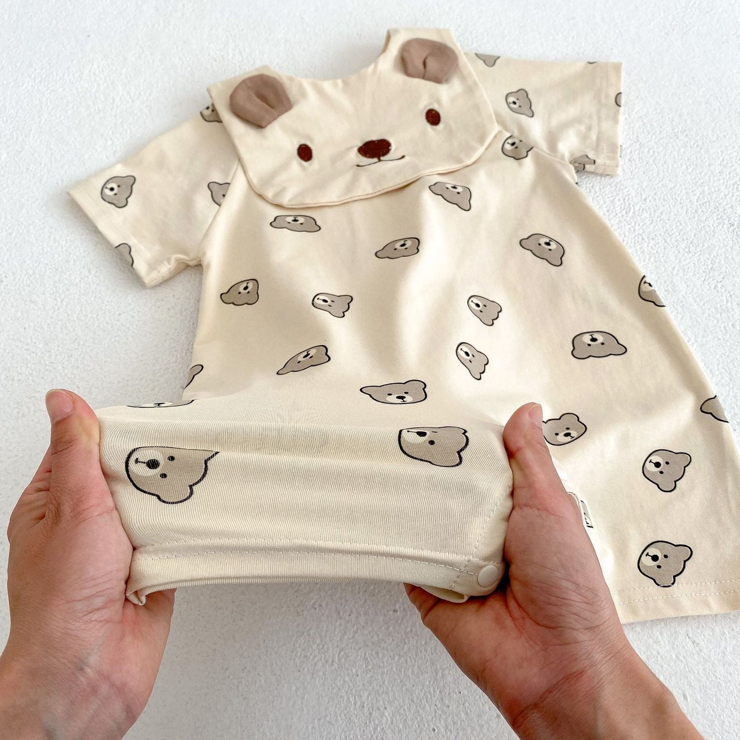 Baby Bear Pattern Removable Drooling Towel Summer Romper-4