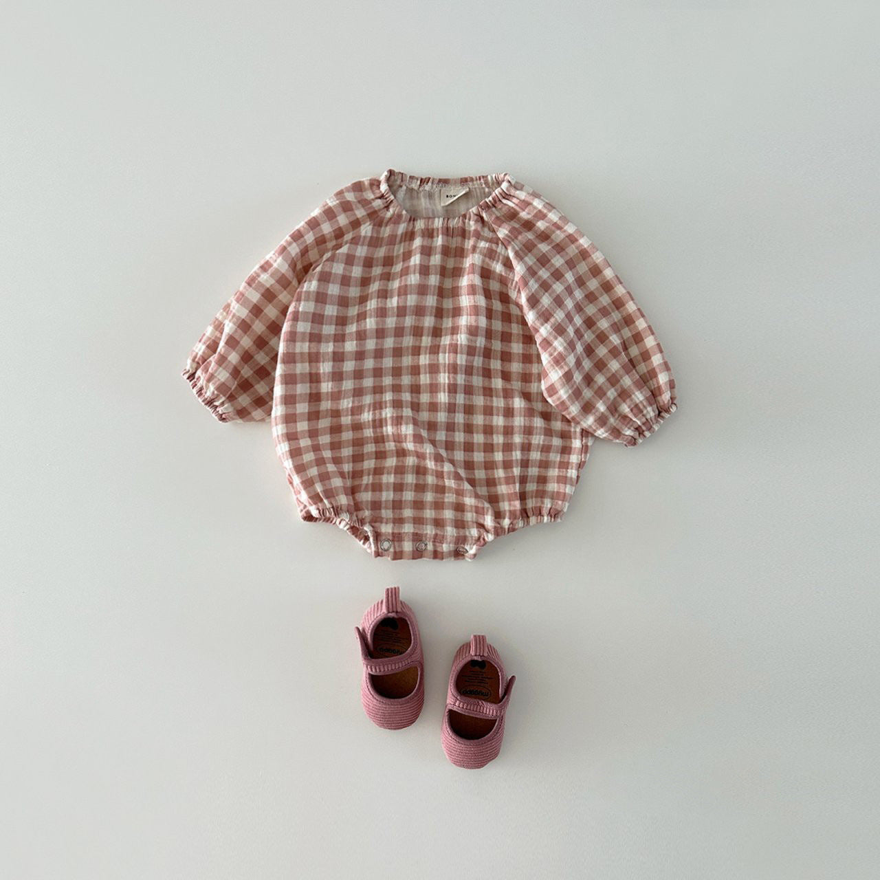 Heart &amp; Plaid Graphic New Arrive Onesies-4