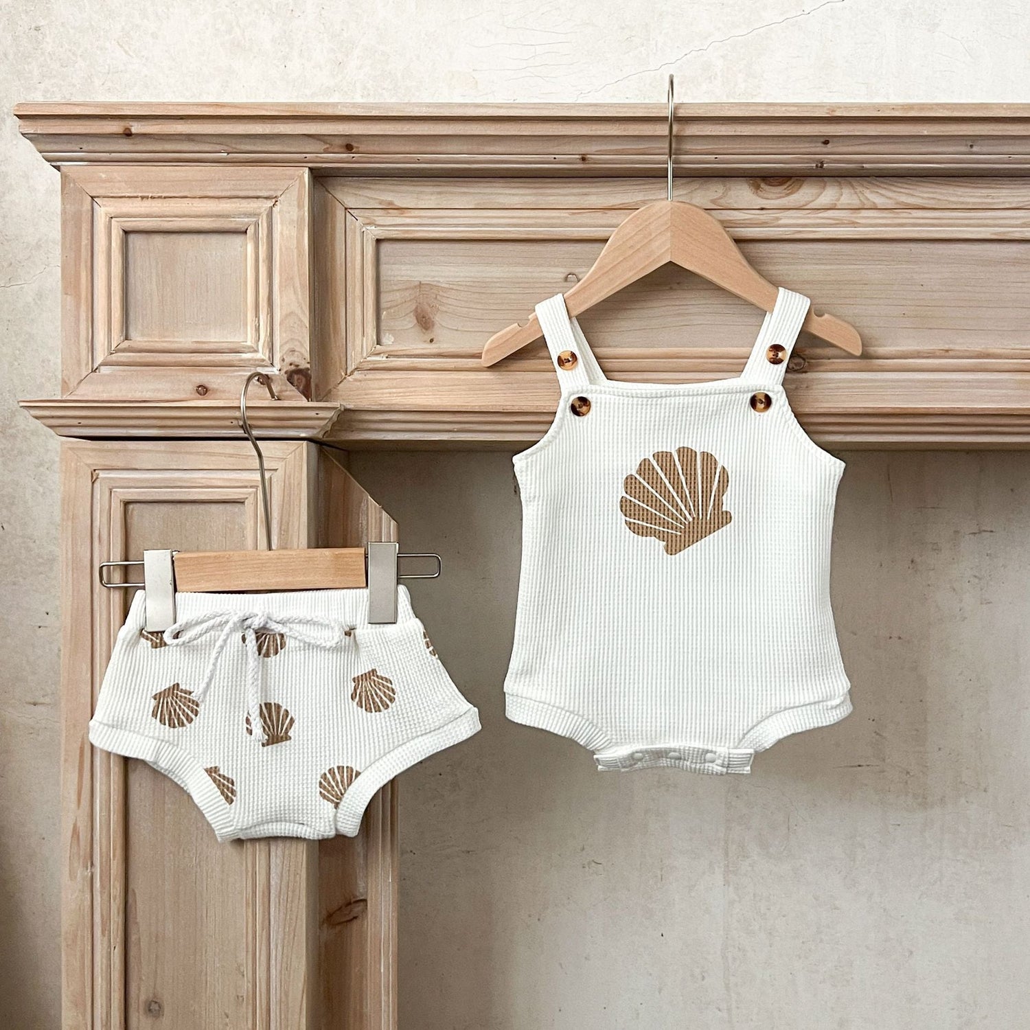 Summer New Arrival Baby Sleeveless Shell Pattern Strap Onesies And Bloomers Clothing Set-0