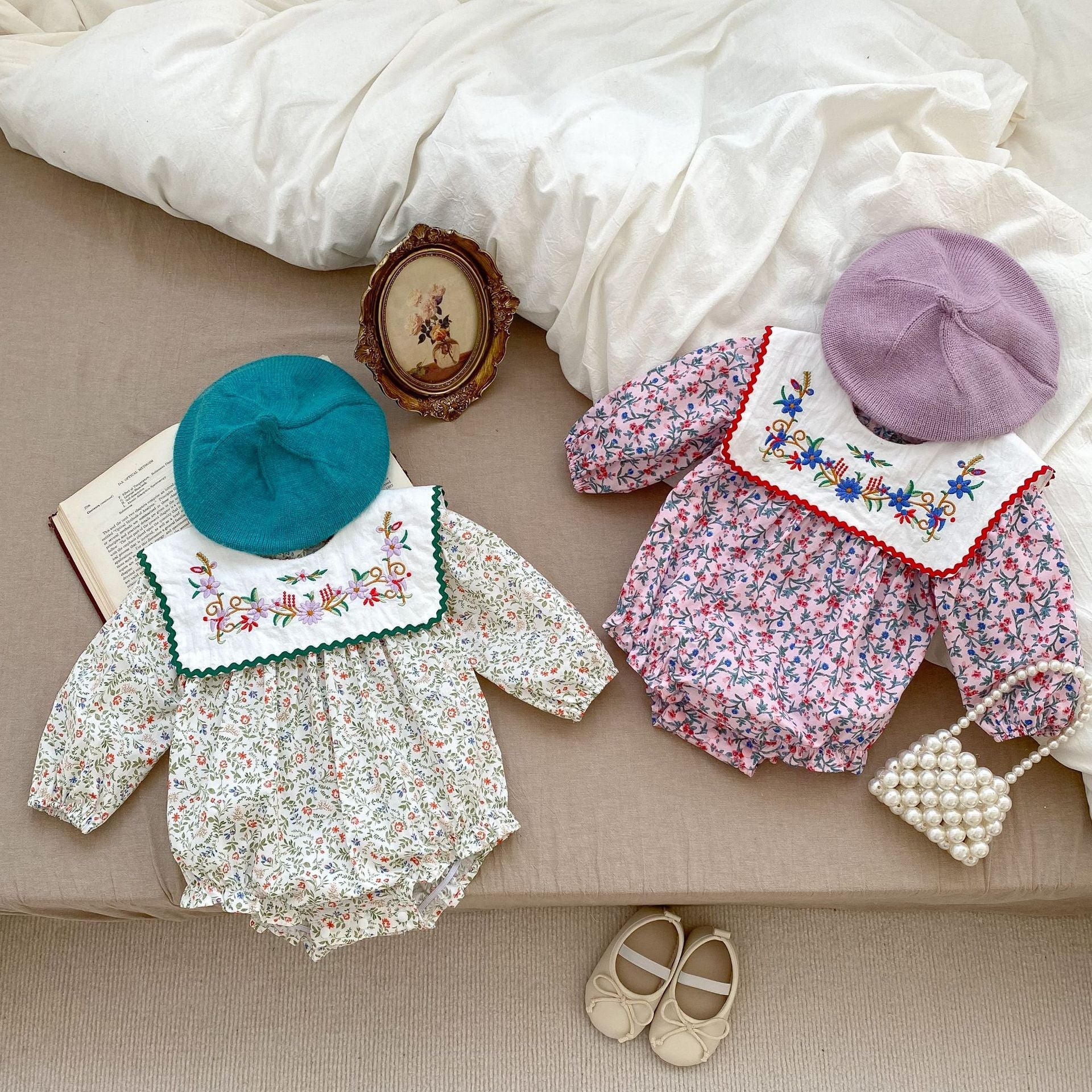 Ditsy Flower Pattern Lapel Beautiful Onesies-0